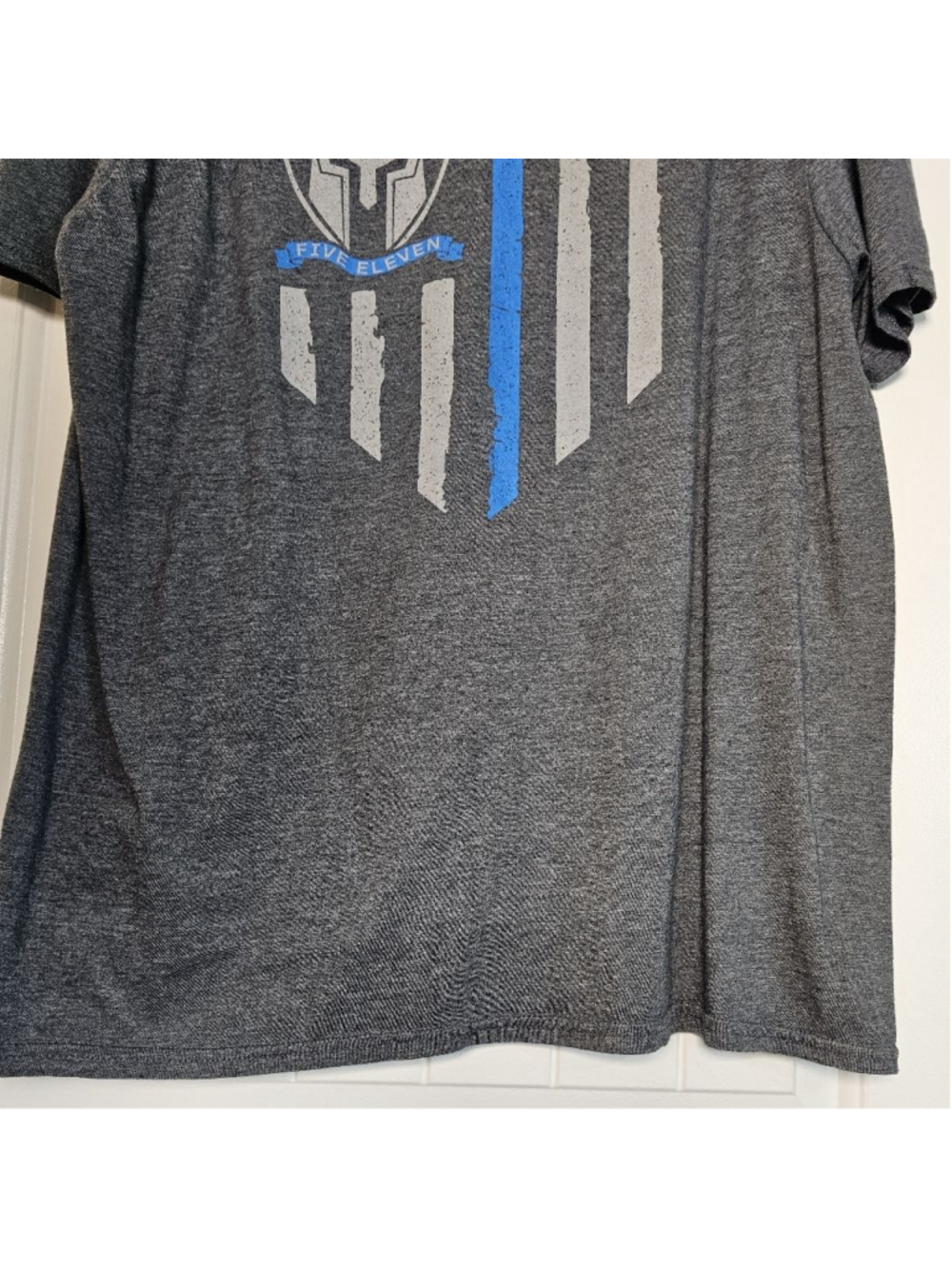 5.11 Tactical XL feathered blue logo tshirt - Picture 8 of 11